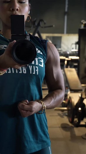 Raahavy Rasaiya on Instagram: "bicep vein👀 - beginner calisthenics challenge begins in 8 DAYS (link in bio to join)🤍🫂"