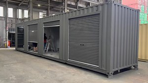 216K views · 2.4K reactions | Used 40ft shipping containers refurbished with new roller doors fitted. Container Boss LLC #contentcreator #usa #canada #containerbuilds #containersolutions #containerstorage #construction #houstonlife #shutters #containerhome #containerhouse #stormshutters #emsvideo | Container Boss LLC | Facebook