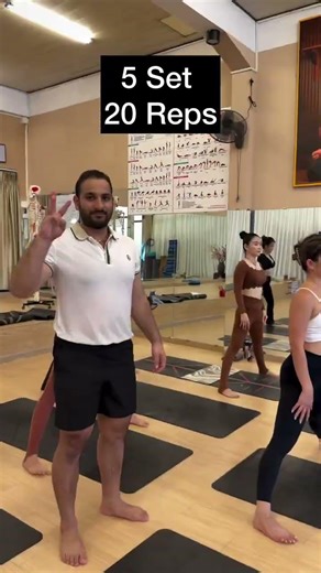 How to do Middle Split 🧘‍♀️#yoga #split #practico #trending