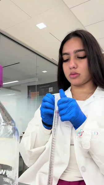 Un día en el laboratorio: estudiante de posgrado