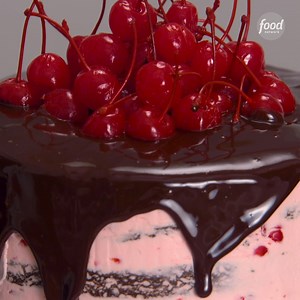 337K views · 2.2K reactions | Cherry Coke lovers, this CAKE will change your life!  Get the recipe for Cherry Coke Cake: https://foodtv.com/353FxlN | Food Network | Facebook