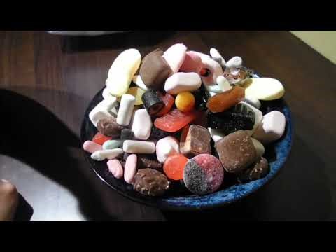 Wronski Whispers ASMR eating/whisper: swedish candy