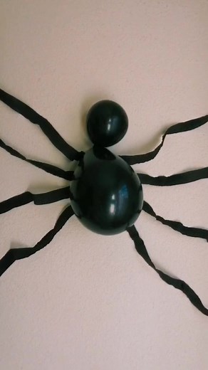 Cómo hacer una araña con globos para decoración Halloween