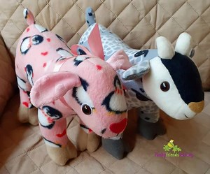 A collection to very cute Giddy goats made by Janet Conlon of @cutecourtyardsofttoys ! https://www.funkyfriendsfactory.com/goat-sewing-pattern | Funky Friends Factory