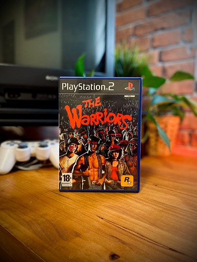THE WARRIORS #rockstar #thewarriors #playstation #playstation2 #rockstargames #oldgames #retro #retrogaming #setupgaming #setupretro #vintagegaming #videojuegosantiguos #00s #geek #ps2games | RetroPaint