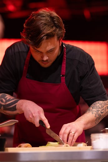 157 reactions | Pas toujours facile de réussir un œuf mollet croustillant parfait!  Montellier, fière de présenter les duels des Chefs!  Mardi, 20h sur ICI TÉLÉ ️ En ligne sur ICI Tou.tv | Les Chefs | Facebook