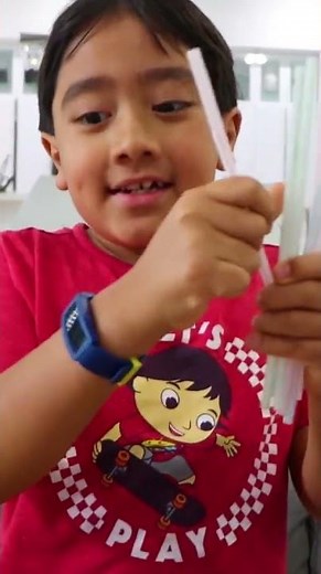 ライアンとアート作品に挑戦しよう