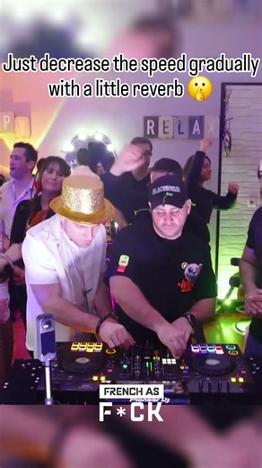 Do you know how to close a DJ set ? Learn this with BlackStar ! #djset #festivalvibes #boilerroom