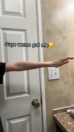 I love being double jointed😭 #elevenhopper #strangerthings #vecna #quotes #aesthetic #eleveneleven