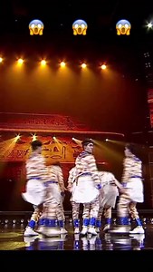 Our OG Move😱 Our Signature Just Shocked @raftaarmusic 😱 @unreal.crew At Dance India Dance season 7 . . . . . . . . . . . . . . . . . . . . . #foryou #unrealcrew #dance #trend #viral #india #trending #danceindiadance #bollywood #indiandance #creative #creativity #shocking #reels #reelsinstagram #reelsvideo #silsila #raftaar #kareenakapoor #flexible #unique #group #groupdance #indian #usa #la #dubai #oman #thailand #performance | Unreal Dance Crew