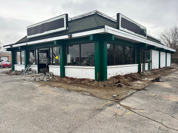 Burger Chef location linked to 1978 abductions, killings, to be torn down