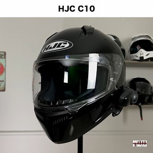 En este clip hacemos una breve reseña del casco de entrada HJC, el C10 el cuál vió la luz este mismo año 2023. Espero sea de utilidad. #hablandodemotos #reseñacascos #losmejorescascosdemoto #losmejorescascos #hjcmexico #hjcc10 #hjc #cacsomoto #motocicletas #motociclismopuro #tipsmoteros #RuedaSeguro | Hablando de Motos
