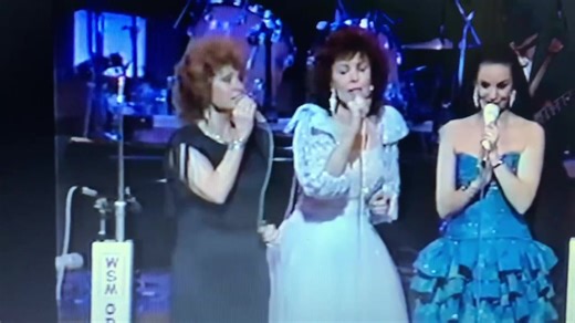 Loretta Lynn, Crystal Gayle and Peggy Sue Wright Put it off till tomorrow 🌹🌹🌹🌹🌹🌹🌹❤️❤️❤️❤️❤️❤️❤️❤️❤️❤️❤️❤️❤️ | Toronto's Finest Country Music DJ -DJ- JAY Queen Of Country Music