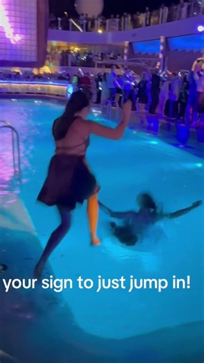 Pool Party Chain Reaction! 🏊‍♀️