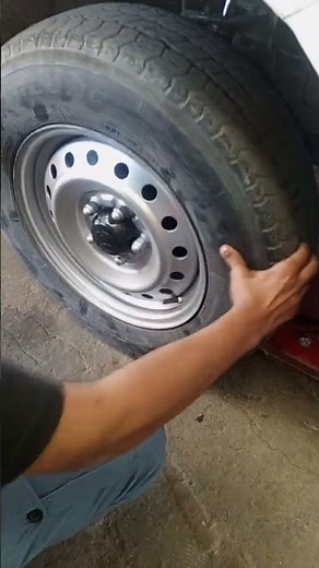 "Steering Wheel Play - Diagnose Loose Tie Rod & Steering Box