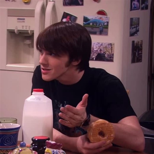 Drake and Josh ✧ on Instagram: "My Dinner with Bobo 🐒 © Nickelodeon"