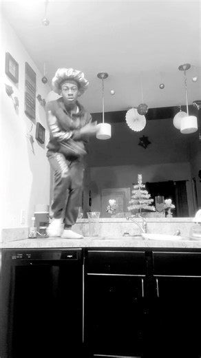 In a bonnet ? #beyoncé #scaryvideo | Beyonce Performing