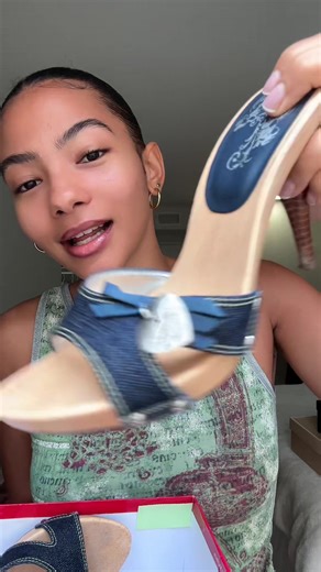 Explore Vintage Fashion Trends: Iconic 2010s Heels
