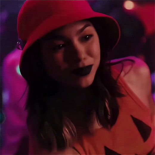 alien romulus spoilers: when they both loaded their films and died #anikakayoko #anikakayokoedit #kay #kayalien #devynnekoda #isabelamerced #alien2024 #alienromulus #alien #alien1979 #scream6 #scream #scream6edit #viral #parati #fyp #foryou (⚠️FAKE SCENES, FAKE BODY, FAKE SITUATION⚠️)