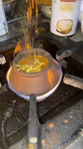 Handi wala special Nawabi dal & badshahi paneer at Delhi | Pettoo singh