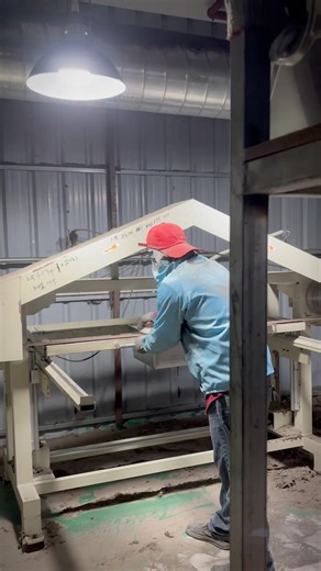 Thickened sheet metal, one-piece molding. Durable and not easily deformed.