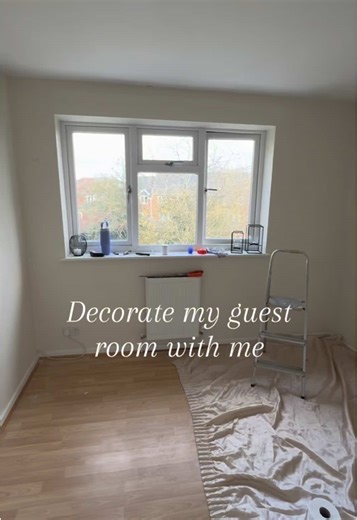 Guest Room Decoration: Painting and Panelling Tips