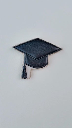🎓Easy graduation cap cookie #satisfying #cookiedecorating #cookies #royalicing