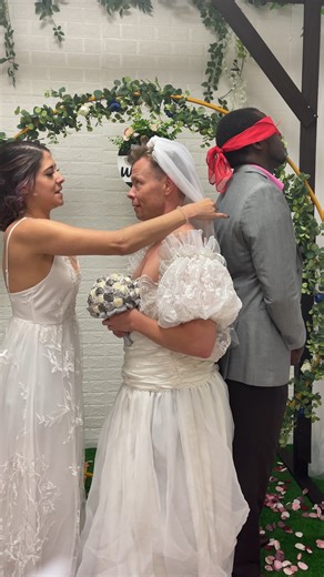 Bride pranks groom during the First Look | Life with Jayce & Ella