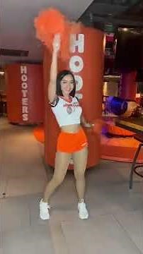 Hooters Dance Bangkok Thailand - Shake it off