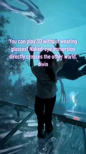 You can play 3D without wearing glasses! Naked-eye immersion directly crosses the other world, diving, weightless atmosphere is full, taking photos and punching in beyond the film~#play #melbourne #funny #immersive #3d