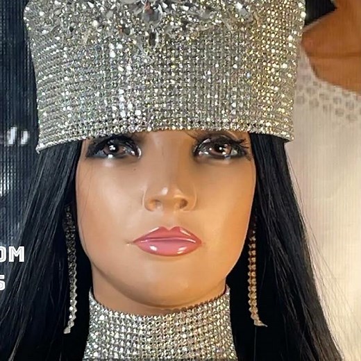 Donna Vinci, www.Rapturegold.com I Am The Queen Hats, First ladys Church suits,& church Hats