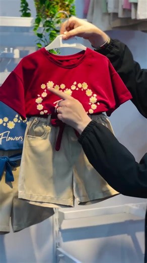 Jolie ensemble pour fille 👧🏻 Taille : 3ans jusqu’à 6ans Prix 🏷️ : 1950 Da Livraison 🚚 disponible commande sur Whatsapp 0551272591 #nouvelle_collection #RoseEtBleu #children #disney