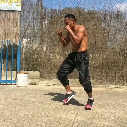 Shadow Muay Thai. 🥊🔥 Cr: @saenchaithailand | Fight Record