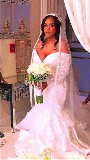 absolutely gorgeous 🥰🥰🥰🥰🥰🥰 beautiful bride 👰‍♀
