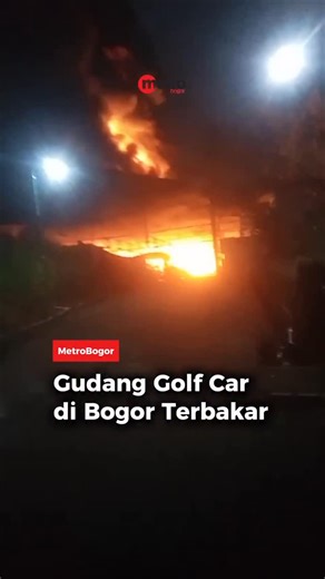 Metro Bogor | Kebakaran melanda sebuah gudang golf car di kawasan Jagorawi Golf, tepatnya di wilayah Kranggan, Gunung Putri, Kabupaten Bogor, pada Rabu... | Instagram