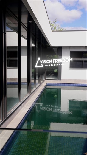 Vision Freedom Academy (@visionfreedomacademy) - Dreaming of a life where you call the shots? 🌟 Vision Freedom Academy is your gateway to financial freedom! 💹 Learn trading and financial skills with expert trainers. 🕒 Sessions focused on the futures market and NASDAQ. Your dream life is just one decision away. Take control of your finances and start your journey with us today! #TradingGoals #DreamBig #TradingSuccess #EmpowerYourDreams Ready to take control of your financial future? Let’s star