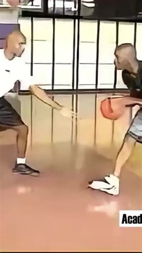 Dominio de Jordan en el Entrenamiento de Baloncesto