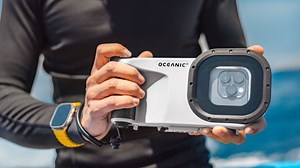 Oceanic  Dive Housing turns iPhone into an underwater camera & dive computer