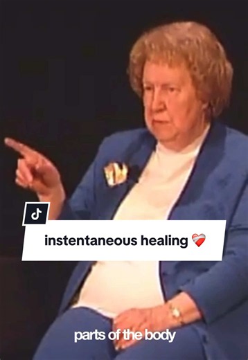 Healing something from the inside out means knowing its root and understanding its purpose. When we understand ourselves fully and let the body do the intelligent thing it was made to do, we can live in love with our bodies and not fear. 💚 #QHHT #dolorescannon #spirituality #holidtichealing #pastliferegression