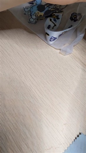 a lil silly tutorial for how I package my lanyard keychains~ I felt like I had an epiphany once I settled on how to package these tbh... more difficult than you're usual keychains #keychains #shopsmall #blueytok #arttok