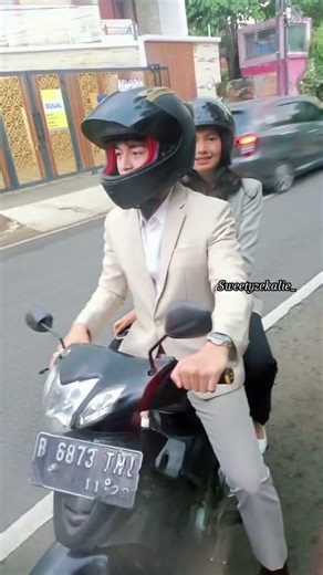 Kenzo and mutiara dengan motor Supra nya yg dipinjam Kenzo dari Trimo! #viral #zora #romance