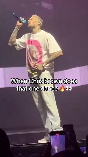 Chris Brown Dance: Loyal Concert Performance ft. Tyla and Chris Brown