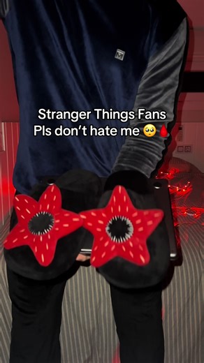 Only Stranger Things True Fans has this Demogorgon Slippers #strangerthings5 #slippers #strangerthingsfan #slipper #demogorgon