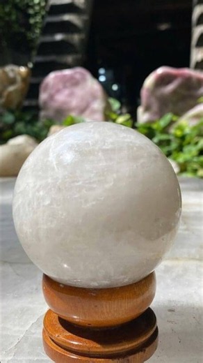 Bi Cầu Thạch Anh Trắng QC1548 Bề Mặt Bóng Mịn - Đá Tự Nhiên Trang Trí Bàn Làm Việc, Kệ Tủ