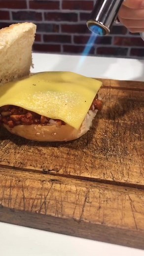 Here’s the recipe for the #NotChicken burger! Who’s going to be making this? #vegan #veganfood #veganrecipe #veganuary #SqueakyBean #food #ukfood