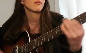 Guild M-240E Troubadour吉他