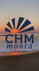 Nous avons le plaisir de vous annoncer qu'un nouveau logo ornera nos communications et supports, plus contemporain mais surtout, fidèle à l'esprit du CHM ✨ Inspiré du logo emblématique des débuts avec son soleil, qui retrouve désormais sa place centrale, il en exprime ses valeurs fondatrices comme son évolution. Notre site internet a aussi droit à son relooking : en vacances dès le premier clic… N’hésitez pas à aller le visiter ! www.chm-montalivet.com | CHM Monta