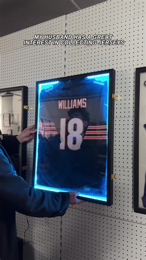 Fan’s favorite💫 LED frame elevates your collection#jersey #nfl #jerseyframe #usa #williams