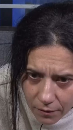 “Io le cose le ho fatte bene, sono la vittima” dice Guido Oppido, il chirurgo che ha operato il piccolo Domenico morto al Monaldi di Napoli per un fallito trapianto di cuore causato, sembrerebbe, da una sconcertante catena di errori. Ma la mamma del bambino non ci sta e replica in diretta: “Qui la vittima è solo Domenico”. Il drammatico botta e risposta a Lo Stato delle Cose. Rivedi la puntata su RaiPlay. #LoStatoDelleCose #Rai3 | Lo stato delle cose