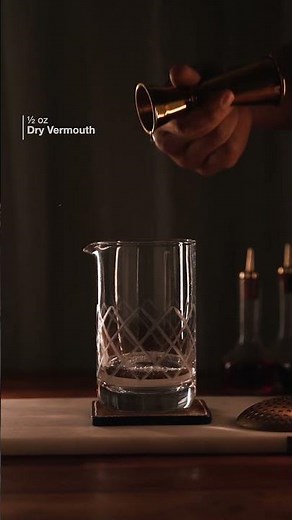 GIBSON MARTINI #cocktail #cocktailrecipe #drink #martini #mixology